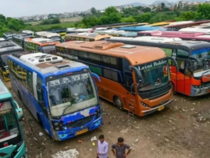 राजस्थान में स्लीपर बसों की हड़ताल खत्म:ऑपरेटर्स बोले-यात्रियों की सुरक्षा से जुड़े सभी नियमों का पालन करेंगे