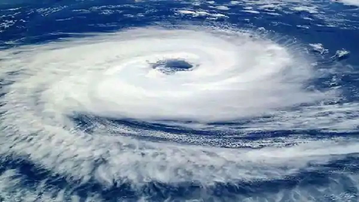 बंगाल की खाड़ी में एक और चक्रवात का खतरा, तटीय इलाकों में अलर्ट