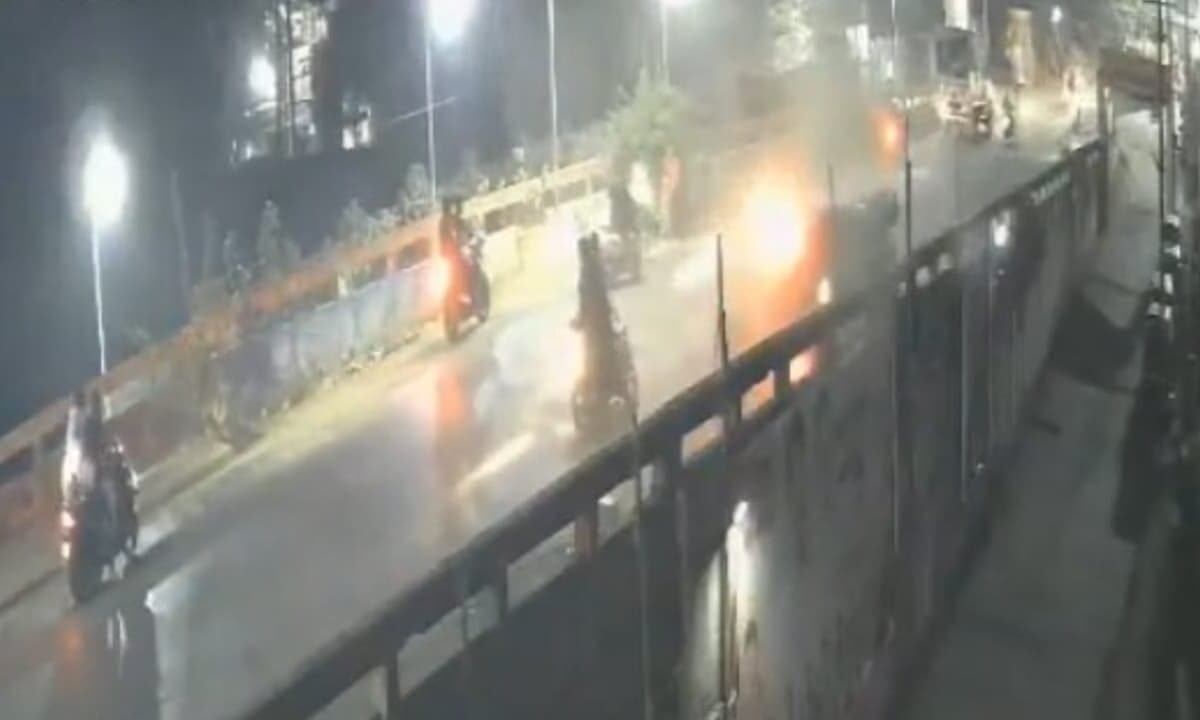 महाराष्ट्र में कार ने 4-5 वाहनों को कुचला, Video:4 की मौत और 3 घायल; ड्राइवर को हार्टअटैक आने से हादसा हुआ, उसकी भी मौत