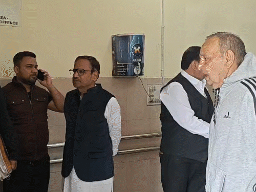 पूर्व मंत्री महेश जोशी ने ईडी-कोर्ट में पासपोर्ट किया सरेंडर:जेजेएम घोटाले में सुप्रीम कोर्ट से मिली है जमानत, कहा- हर पेशी पर कोर्ट में रहूंगा मौजूद