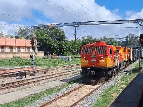 दिल्ली-जयपुर डबल डेकर ट्रेन के समय में बदलाव हुआ:10 मिनट पहले रवाना होगी, 1 जनवरी से बदले हुए समय से चलेगी