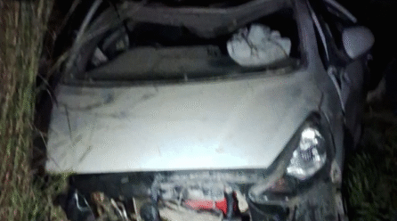 बिजनेसमैन की कार ट्रेलर से भिड़ी, 4 की मौत:मृतकों में पति-पत्नी भी, 6 साल का बेटा बचा; शादी समारोह से लौट रहा था परिवार