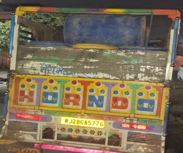 कोटा में 2940 लीटर पेट्रोल-डीजल जब्त,ड्राइवर गिरफ्तार:टैंकरों से रोजाना चुरा रहे तेल,पासवर्ड से खुलने वाले ऑटोमेटिक लॉक के बाद भी नहीं रुक रही चोरी