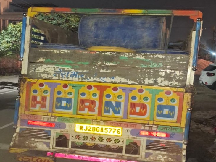 कोटा में 2940 लीटर पेट्रोल-डीजल जब्त,ड्राइवर गिरफ्तार:टैंकरों से रोजाना चुरा रहे तेल,पासवर्ड से खुलने वाले ऑटोमेटिक लॉक के बाद भी नहीं रुक रही चोरी